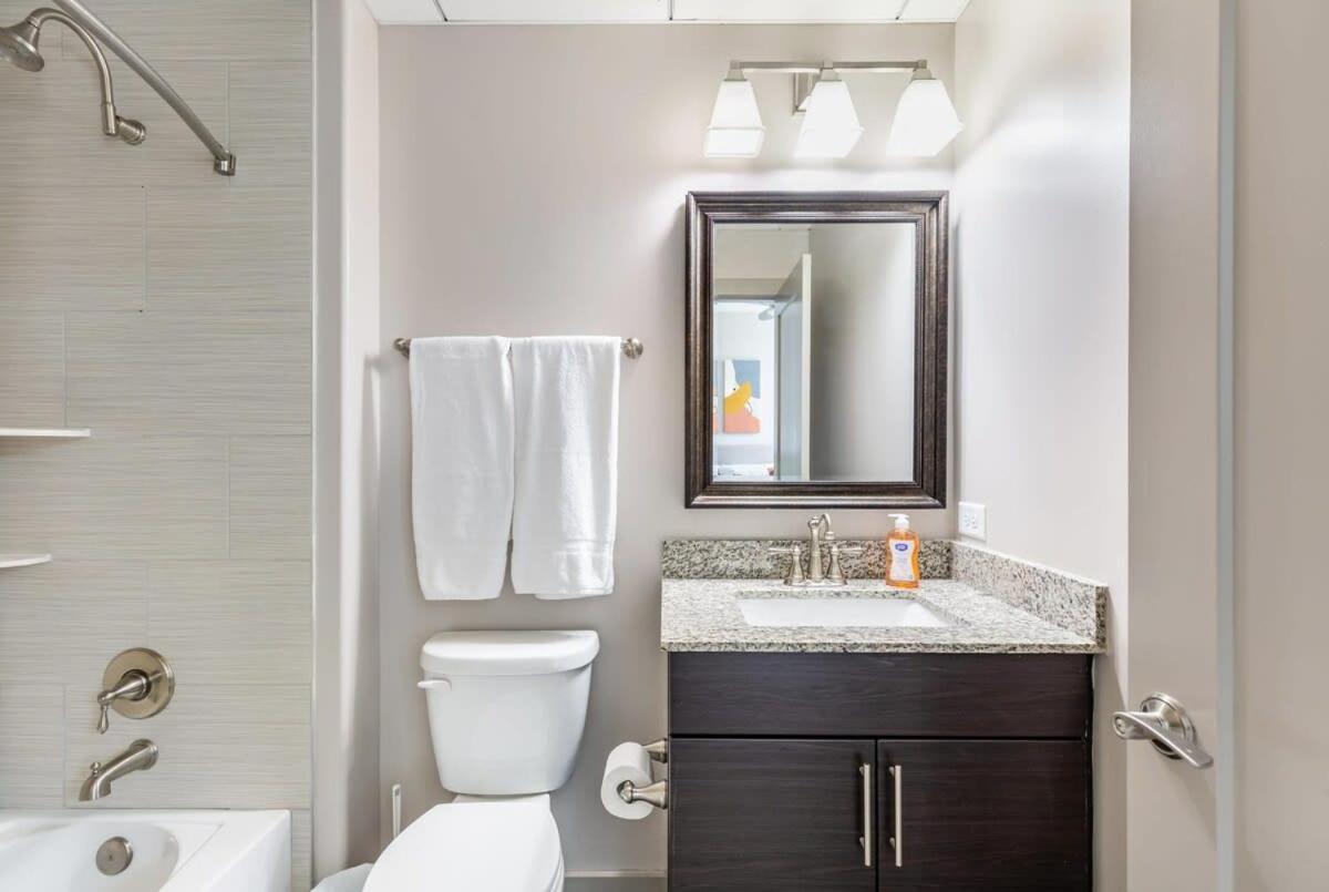2Br Luxury Apartment With Rooftop Deck & Pool Baltimore Bagian luar foto