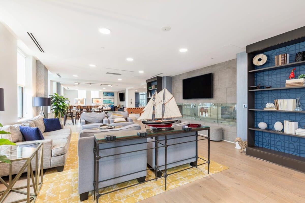 2Br Luxury Apartment With Rooftop Deck & Pool Baltimore Bagian luar foto